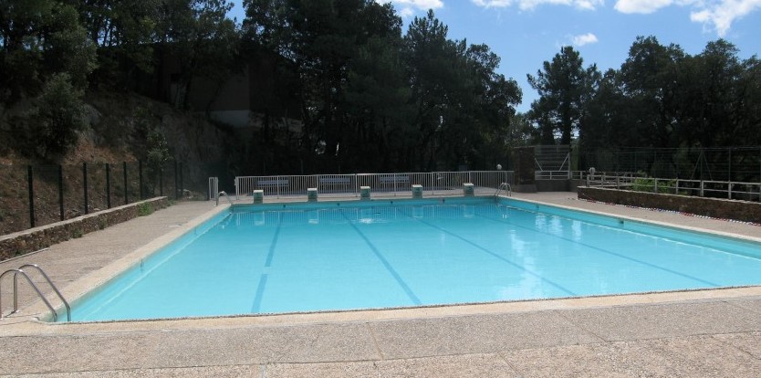Image Piscine de La Garde Freinet